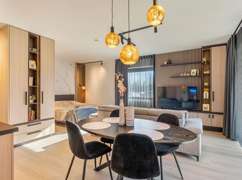 Cet appartement bénéficie d'un emplacement de choix à Lummen. Il combine la tranquillité de la vie de village avec les avantages d'une accessibilité c