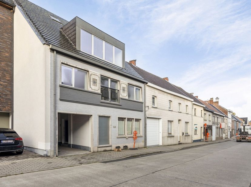 Ruim gelijkvloers appartement in Herzele<br />
<br />
Dit appartement bevindt zich op een centrale locatie in Herzele, met alle voorzieningen zoals wi
