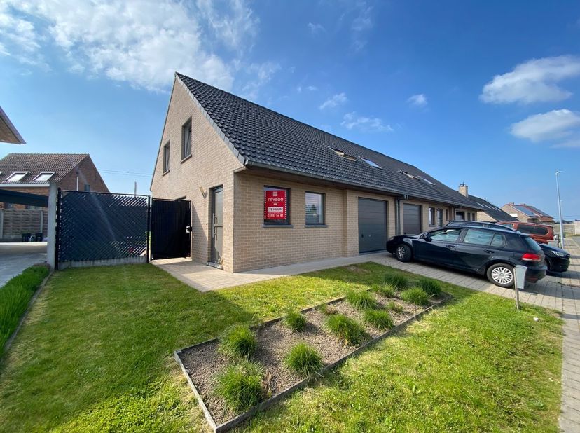 Huis te huur in Zwaluwstraat 8,
                    8650 Houthulst