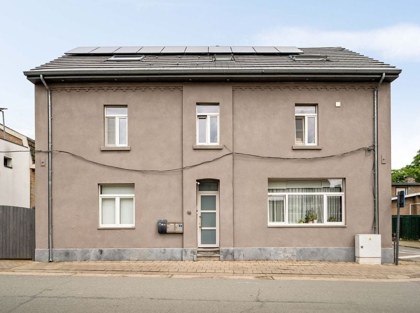 Opportunité d'investissement : immeuble comprenant 3 appartements à Maasmechelen<br />
<br />
Bienvenue dans cet intéressant bien de rendement, situ
