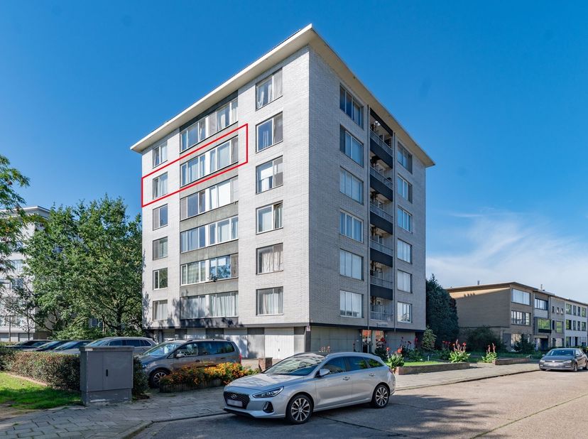 Appartement te koop in Gijsbrecht van Deurnelaan 60 bus 10,
                    2100 Deurne