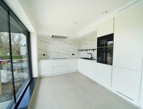                                         Appartement à vendre à Montigny-le-Tilleul, € 282.000
