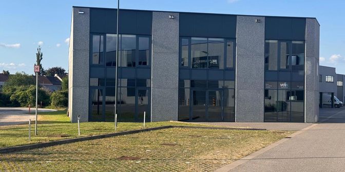 Bien professionnel à vendre à 3300 Tienen