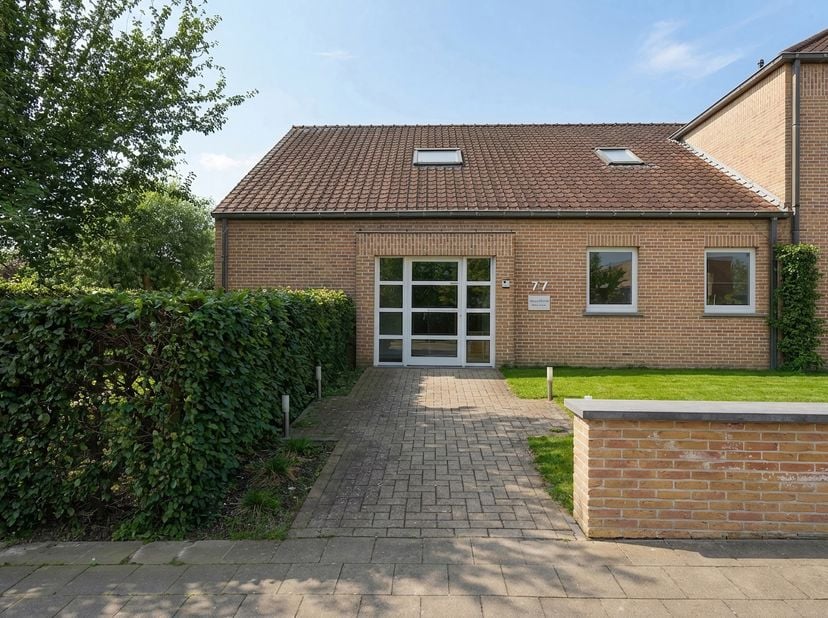 Bedrijfsvastgoed te huur in ,
                    7700 Moeskroen