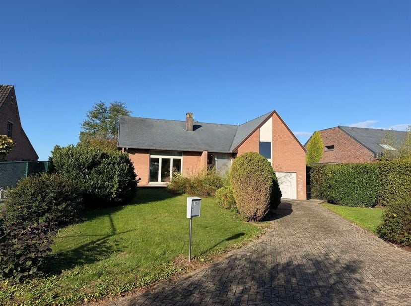 Huis te koop in Diestersteenweg 135,
                    3850 Nieuwerkerken