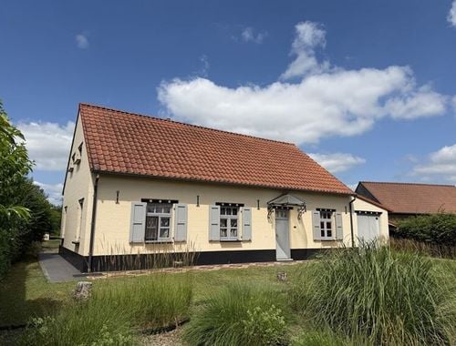                                         Maison à vendre à Neeroeteren, € 365.000
