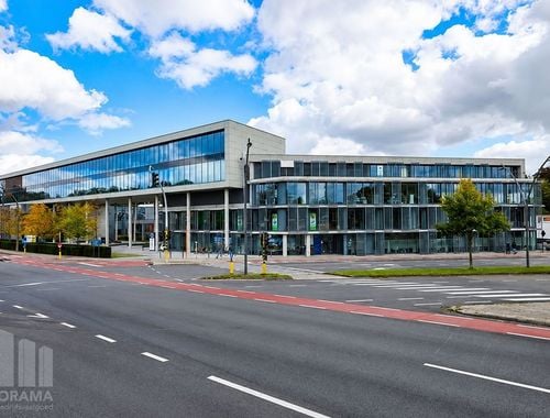                                         Bureaux à louer à Brugge, € 2.870
