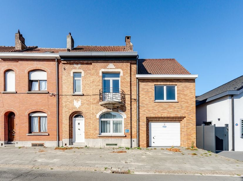 Huis te koop in Camille Leunensstraat 9,
                    1600 Sint-Pieters-Leeuw