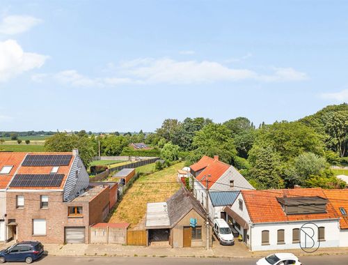                                         Grond te koop in Sint-Denijs, € 135.000

