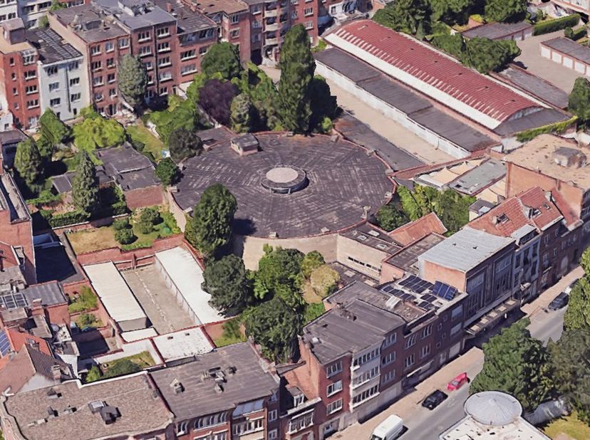 Unieke commerciële site met 40 parkingplaatsen in Elsene<br />
The Real Estate Company biedt deze uitzonderlijke retail- &amp;amp; leisurelocatie te huur