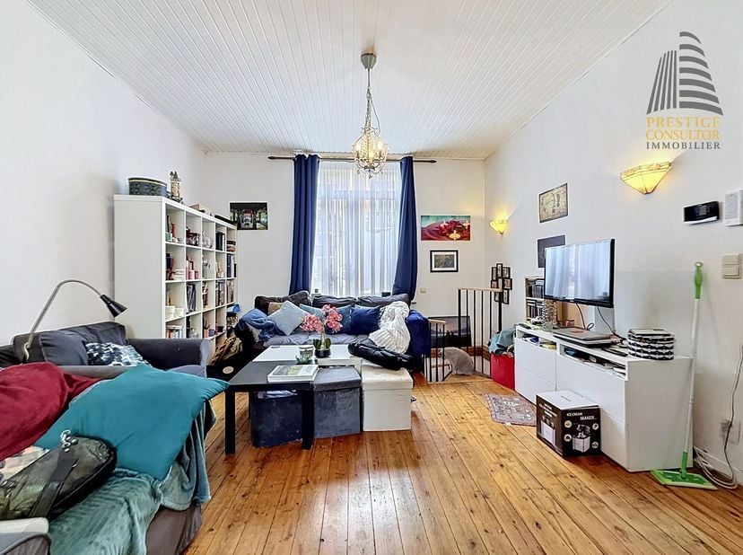 ANDERLECHT - REF: 87108071 -  PRACHTIGE DUPLEX OP DE BEGANE GROND MET EIGEN BINNENHOF - GEEN GEMEENSCHAPPELIJKE KOSTEN !!<br />
Gelegen op de begane g
