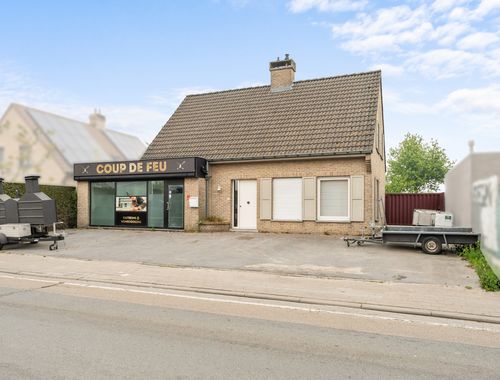                                         Bien commercial à vendre à Deerlijk, € 338.000
