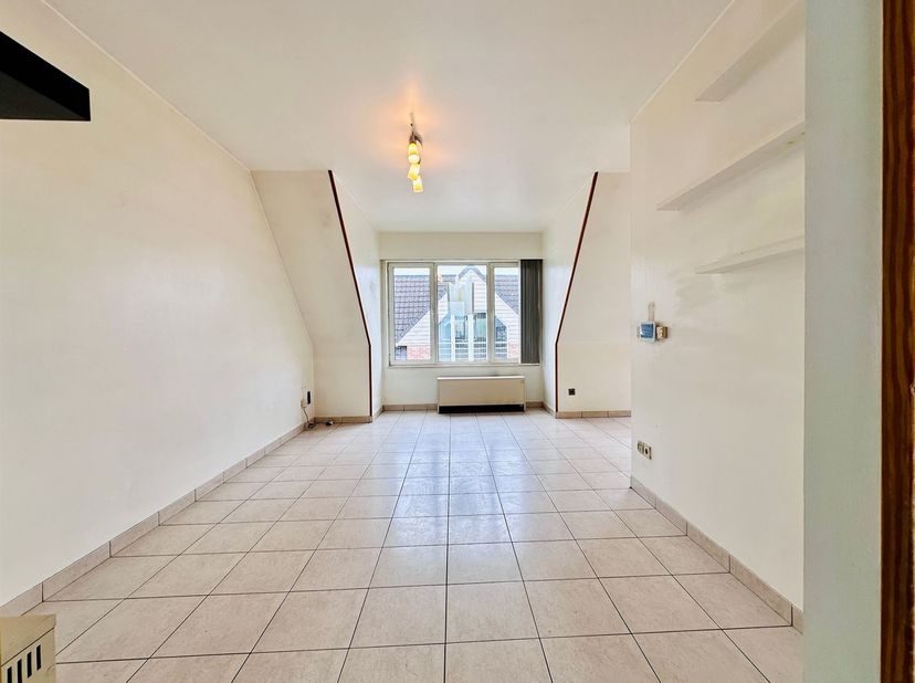 Gezellig 1-slaapkamerappartement met terrasje in Sint-Gillis bij Dendermonde<br />
Dit gezellige appartement bevindt zich op de 3de verdieping van ee