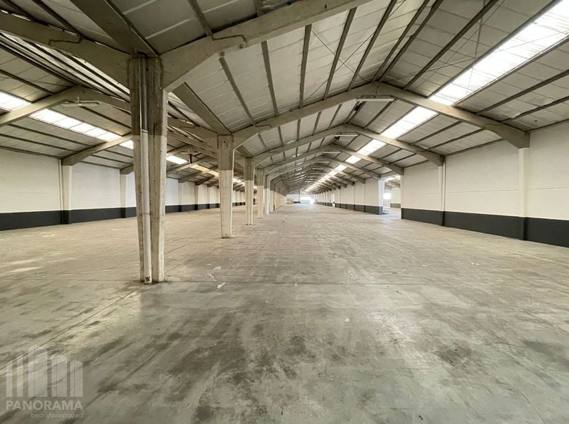 Bedrijfsvastgoed te huur in Izegemsestraat 95,
                    8800 Roeselare