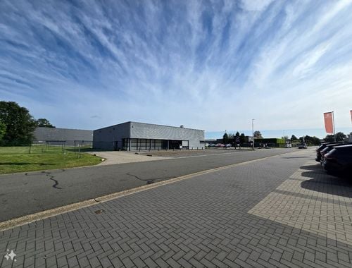                                         Bedrijfsgebouw te huur in Zonhoven, € 3.000
