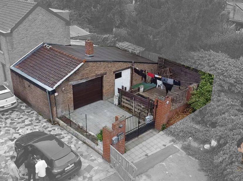 Garage en terras<br />
Ontdek dit functionele studio-appartement van 37 m², ideaal voor een eerste aankoop, investering of pied-à-terre.<br />
Belangr