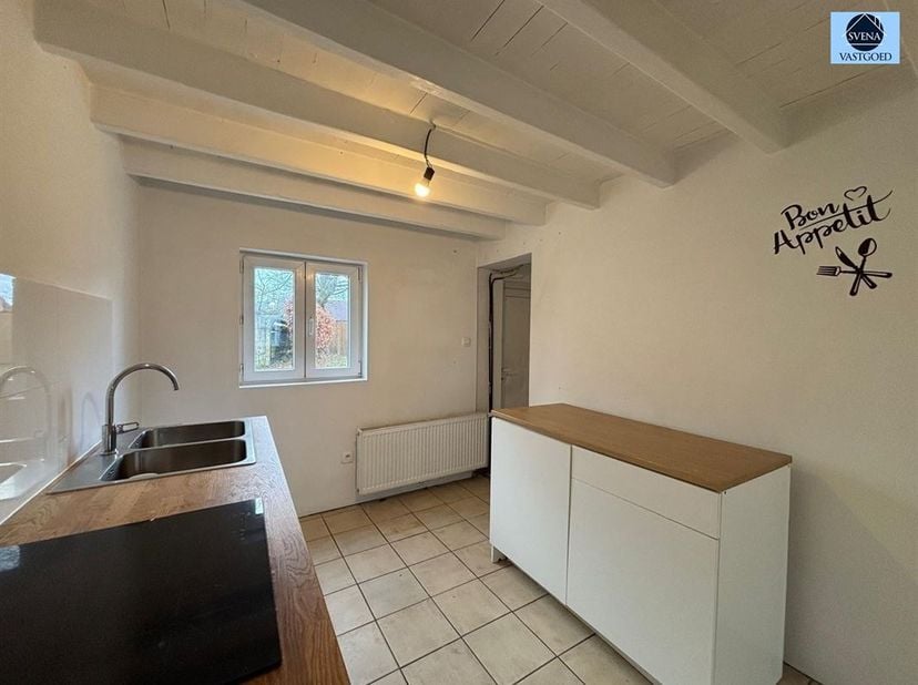 RUSTIEKE WONING MET 3 KAMERS TE EVERBEEK<br />
Vraagprijs : 169.000 euro<br />
<br />
Deze op te frissen woning is gelegen in het landelijke Everbe
