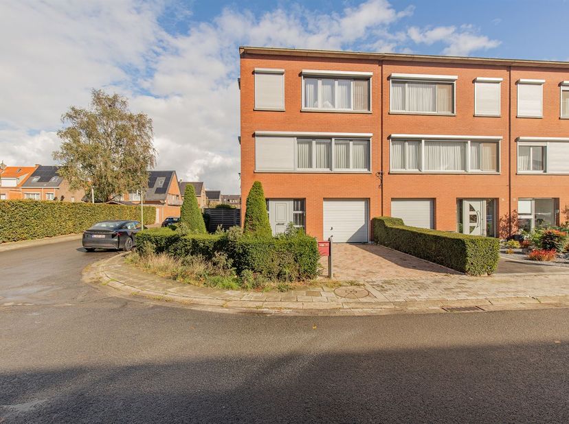 Huis te koop in Populierenlaan 16,
                    2070 Burcht