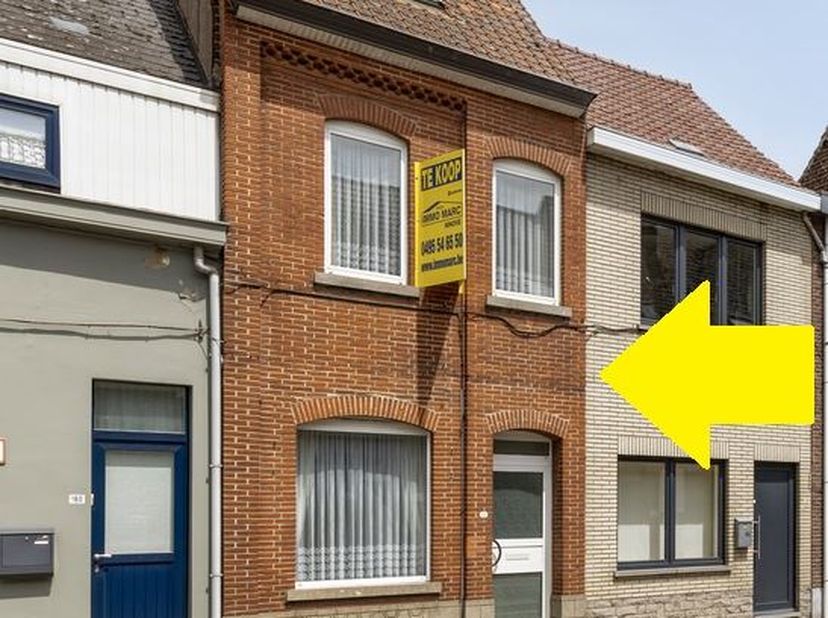 Nabij het centrum, scholen, openbaar vervoer, diverse buurtwinkels goed gelegen VERZORGDE BURGERWONING met terras en tuin, garage (via inrit achteraan