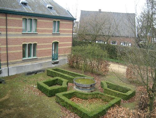                             Bedrijfsgebouw te huur in Aartselaar
