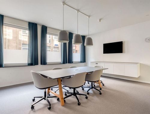                                         Immeuble de bureaux à louer à Mechelen, € 999
