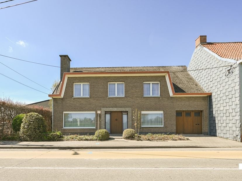 Huis te koop in Meensesteenweg 372,
                    8870 Izegem