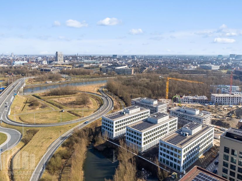 Bedrijfsvastgoed te koop in Raymonde de Larochelaan 50,
                    9000 Gent
