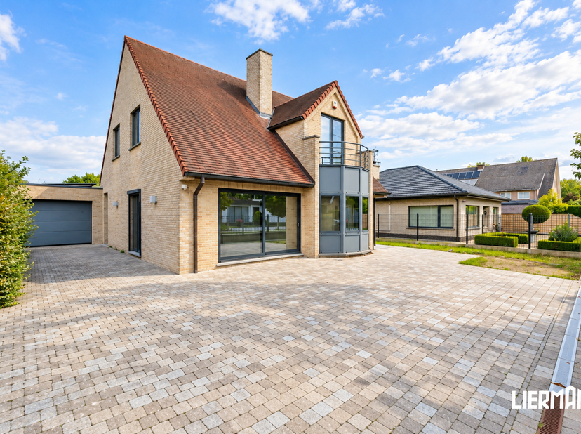Huis te koop in Pater Rasschaertlaan 17,
                    9320 Erembodegem
