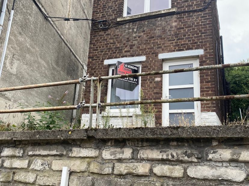 Huis te koop
                    in 6010 Couillet