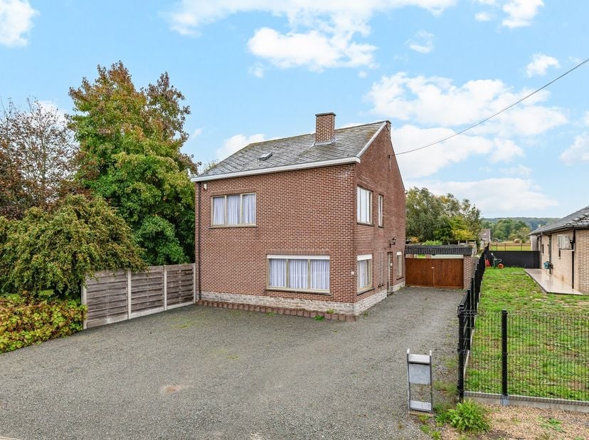 Huis te koop in Bodemstraat 10,
                    9402 Meerbeke