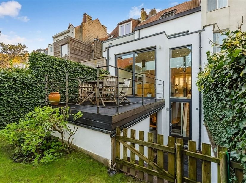 Maison à vendre à Rue du Pontonnier 7,
                    1200 Woluwe-Saint-Lambert