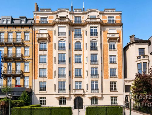                                         Appartement te huur in Etterbeek, € 3.500
