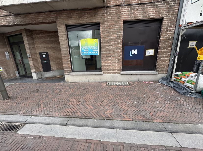 Bien professionnel à louer
                    à 9660 Nederbrakel