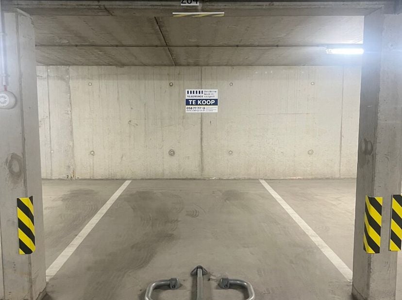 Garage à vendre
                    à 8620 Nieuwpoort