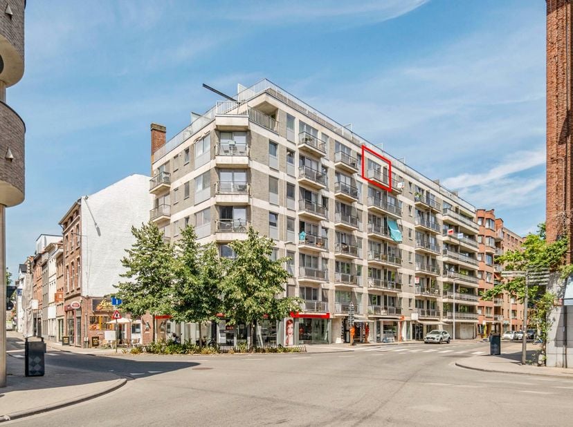 Dit goed gelegen&amp;nbsp;appartement onderging een totaalrenovatie en werd afgewerkt met smaak en kwalitatieve materialen. De functionele indeling en het