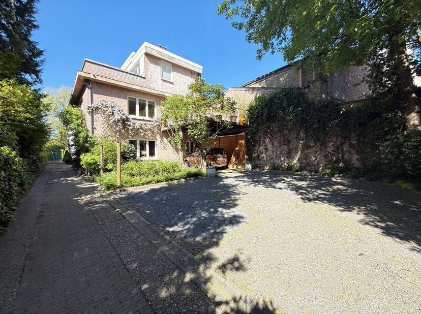 Huis te koop
                    in 1180 Ukkel