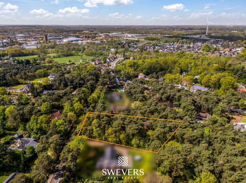 Voor meer info en foto’s, surf naar www.swevers.be – In de prestigieuze villawijk van Viversel in Heusden-Zolder wacht een uitzonderlijke bouwgrond va