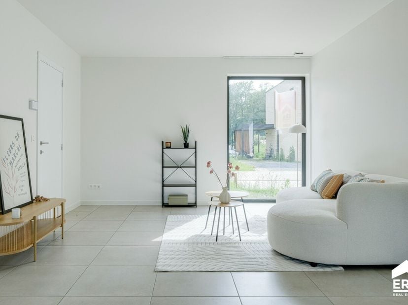 In een zeer rustige omgeving, vlakbij het centrum van Houthalen, vinden we deze nieuwe verkaveling gelegen in een autoluwe straat. Het geheel omvat en