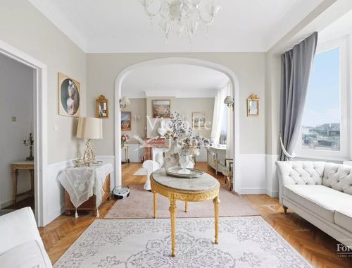                                         Appartement te koop in Elsene, € 650.000
