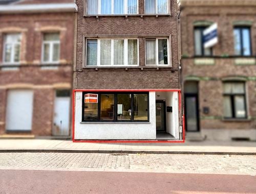                                         Gelijkvloers app. te huur in Hoboken, € 1.300
