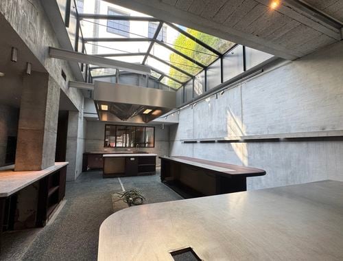                                         Horeca te huur in Antwerpen, € 9.500
