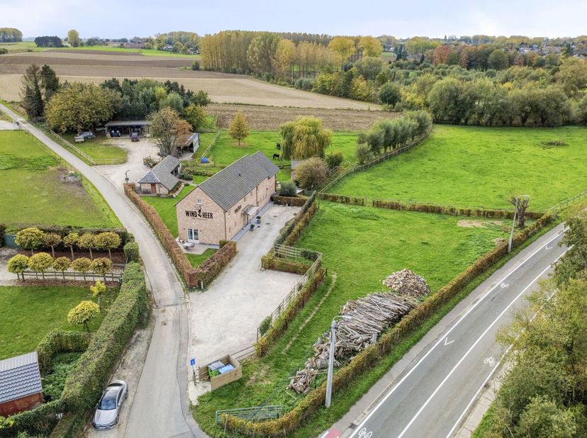 **Prix sur demande** Chambre d’hôtes exclusive et prospère située sur un magnifique domaine de 62 ares, idéalement implanté à la frontière de Lennik e