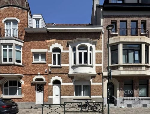                                         Woning te huur in Elsene, € 2.500
