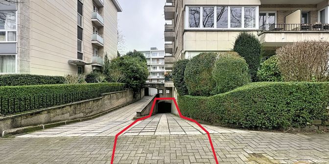 Garage te koop in Avenue Pénélope 19, 1190 Vorst