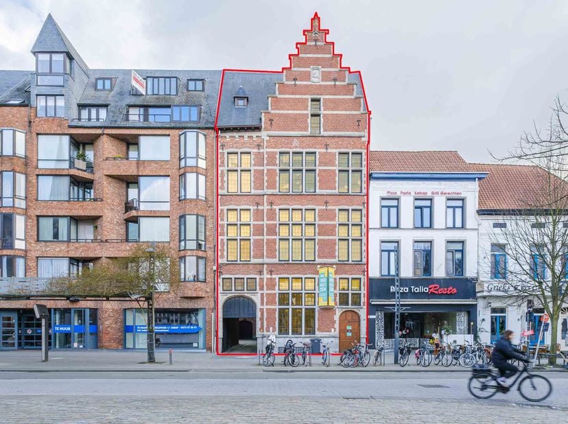 Bien professionnel à vendre
                    à 2300 Turnhout