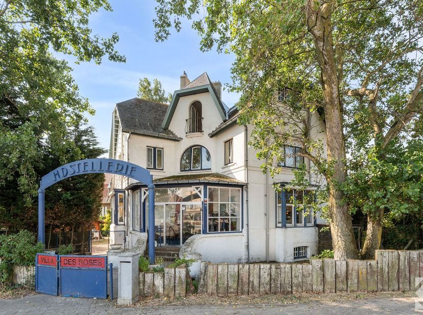 Bedrijfsvastgoed te koop in Henri Jasparlaan 148,
                    8434 Westende
