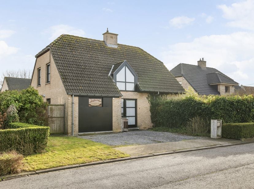 TOP ! Maison 4 façades prête à emménager et économe en énergie avec 4 chambres, allée et jardin !Située au calme dans une rue en cul-de-sac à Spiere-H