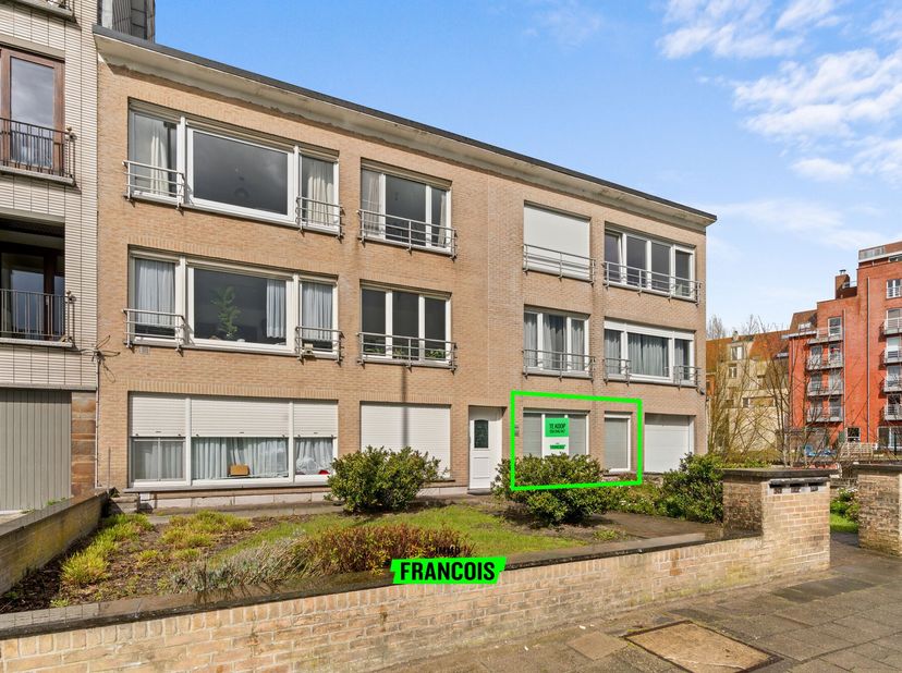 Découvrez cet agréable appartement, idéalement situé sur la Kustlaan dans le prisé quartier de la plage de Zeebrugge. À quelques pas de la plage, vous