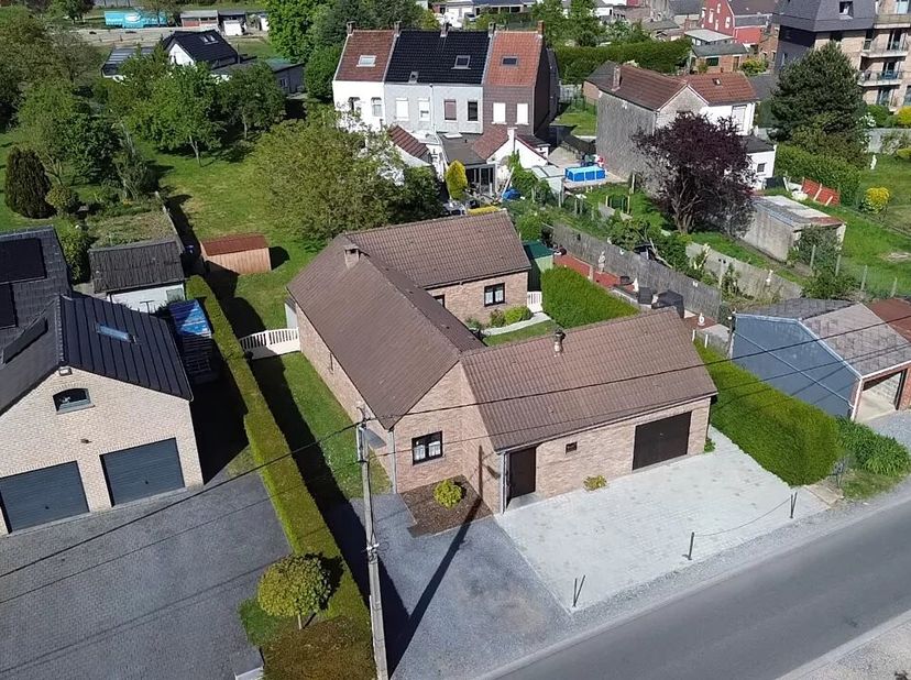 Huis te koop in  16,
                    6150 Anderlues