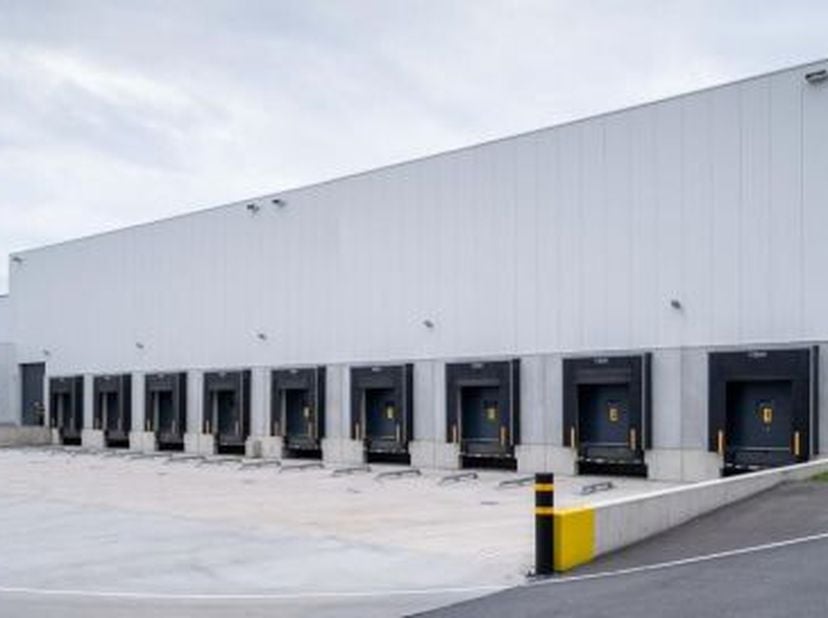 Distributiecentrum te Huur in Willebroek: Optimaal voor Logistiek  <br />
<br />
 Dit indrukwekkende distributiecentrum van 34.000 m² in Willebroek bi